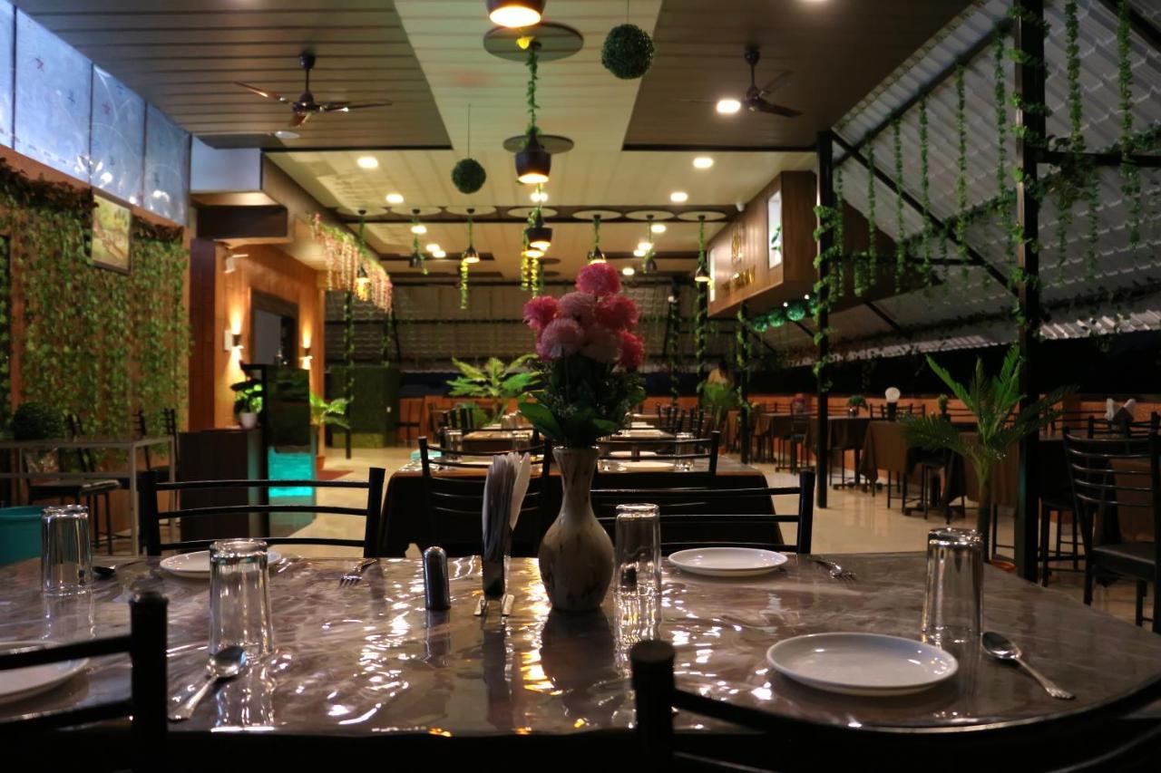 Hotel Shree Palace And Restaurant Ratlām Exterior foto